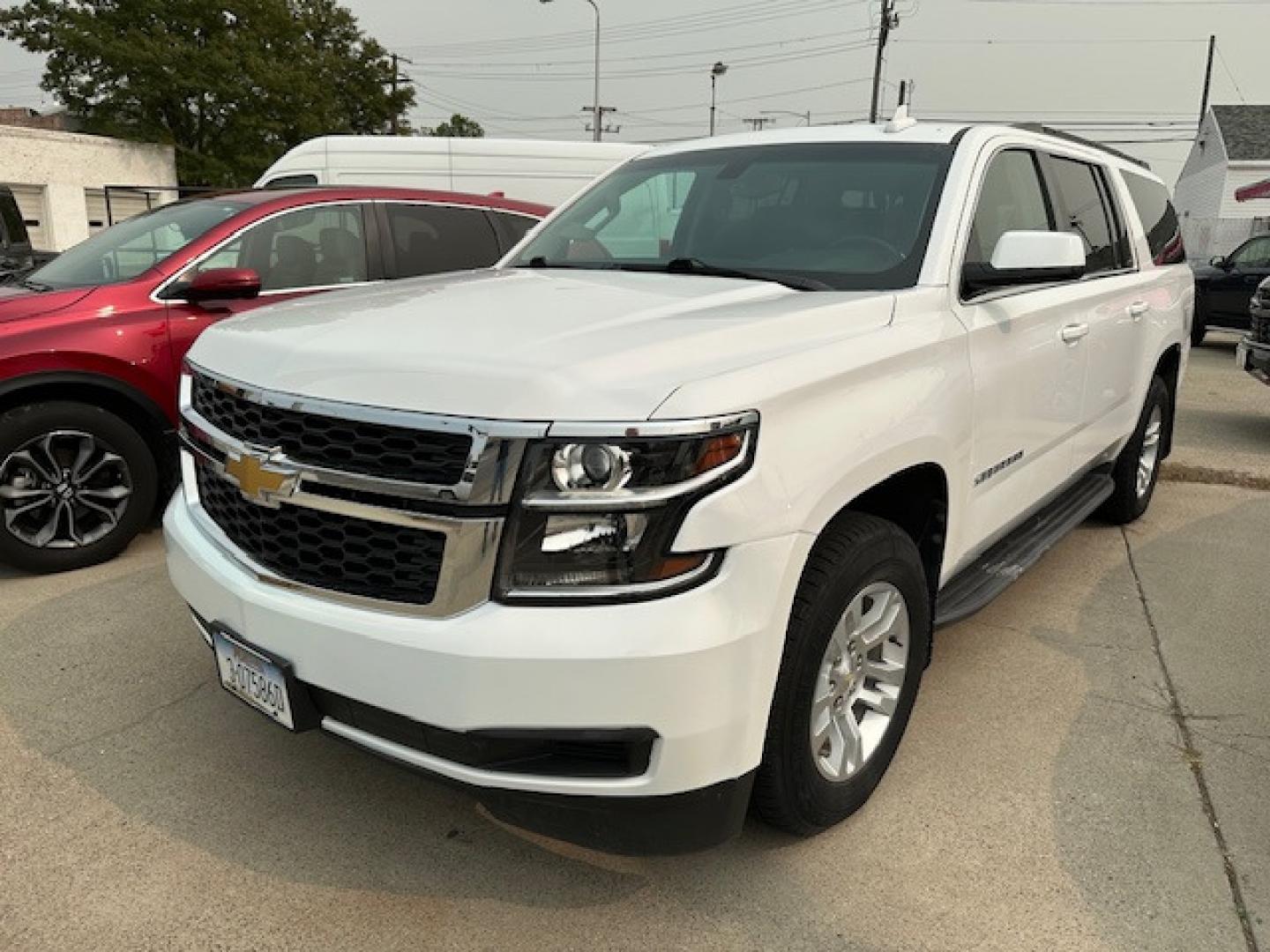 2018 White /Charcoal Chevrolet Suburban LS 4WD (1GNSKGKC2JR) with an 5.3L V8 OHV 16V engine, 6A transmission, located at 3200 1st Avenue North, Billings, MT, 59101, (406) 245-9055, 45.779270, -108.510742 - Very Nice, Full-Sized SUV with 3rd Row Seating and Low Mileage. Power Seats, Power Windows, Power Door Locks, Front & Rear Air/Heat Controls, Tow Package, Tilt Steering, Cruise Control and Much More! CarFax Dealer. Auto Brokers of Montana/AA&A Auto Rental/Fox Car Rental Billings - Photo#0